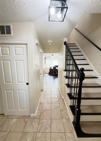 11630 Carolview Drive, Florissant, MO 63033