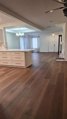 7856 NW 194th St, Hialeah, FL 33015