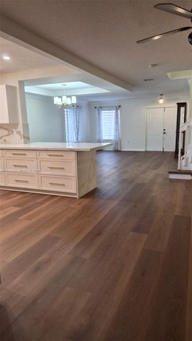 7856 NW 194th St, Hialeah, FL 33015