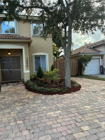 7856 NW 194th St, Hialeah, FL 33015