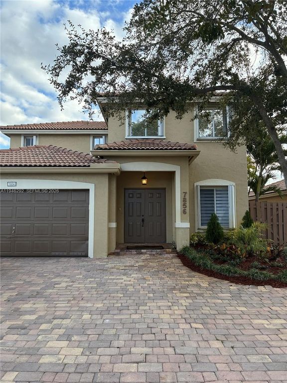 7856 NW 194th St, Hialeah, FL 33015