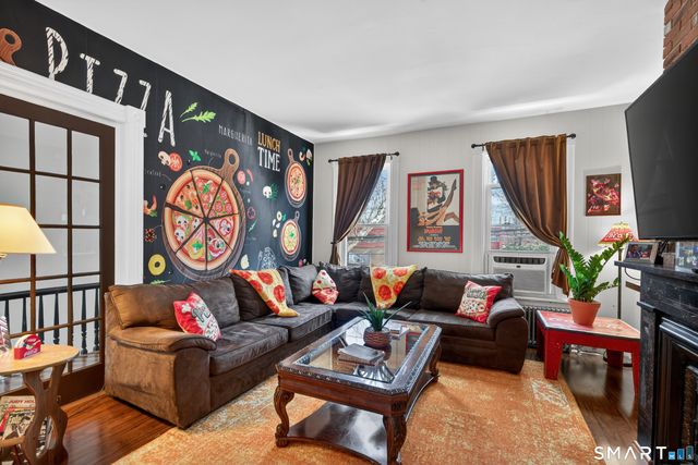 832 State Street, New Haven, CT 06511