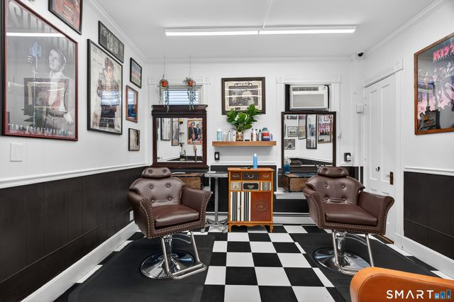 832 State Street, New Haven, CT 06511