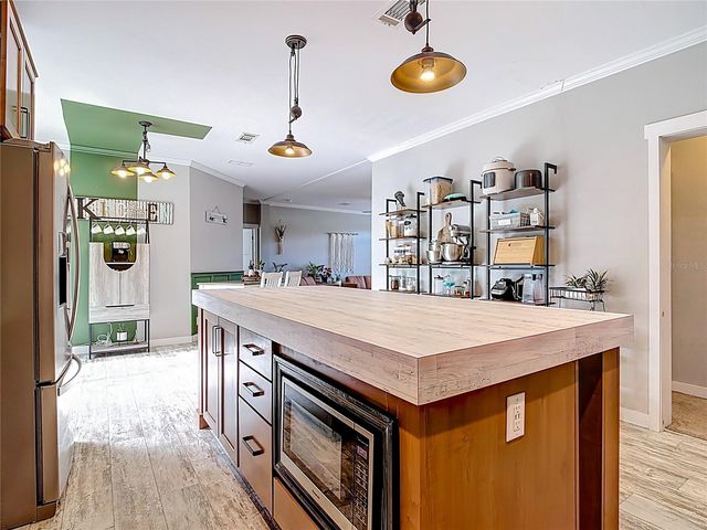 1554 LUNN WOODS TRAIL, Lakeland, FL 33811