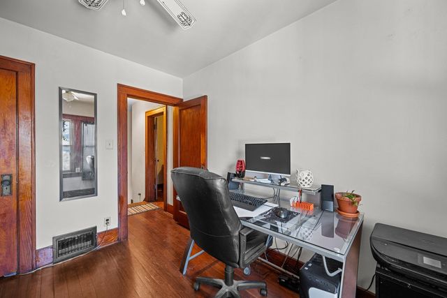 4202 10th Avenue, Moline, IL 61265