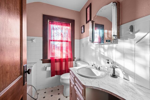 4202 10th Avenue, Moline, IL 61265