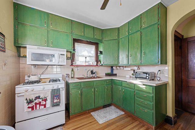 4202 10th Avenue, Moline, IL 61265