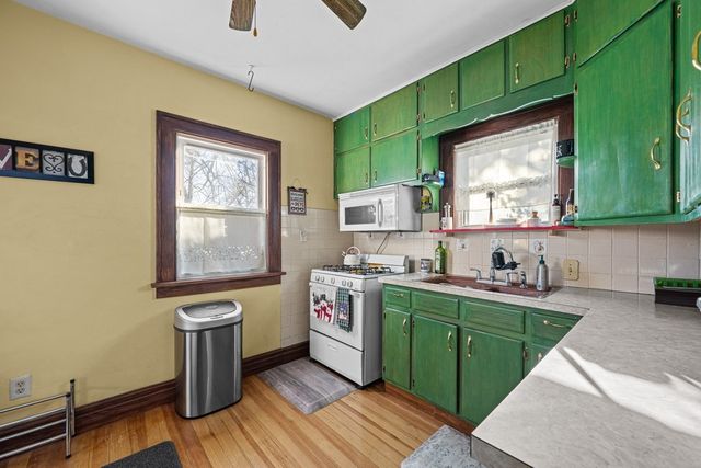 4202 10th Avenue, Moline, IL 61265