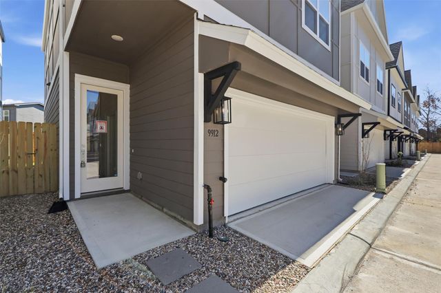 209 Clark Meadows Lane, Houston, TX 77076