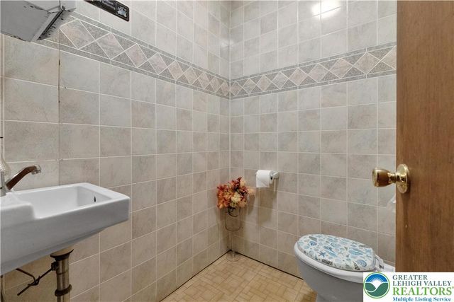 300 Lafayette Street, Tamaqua Boro, PA 18252