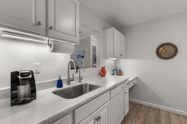 601 Route 28 APT 210, Harwich Port, MA 02646