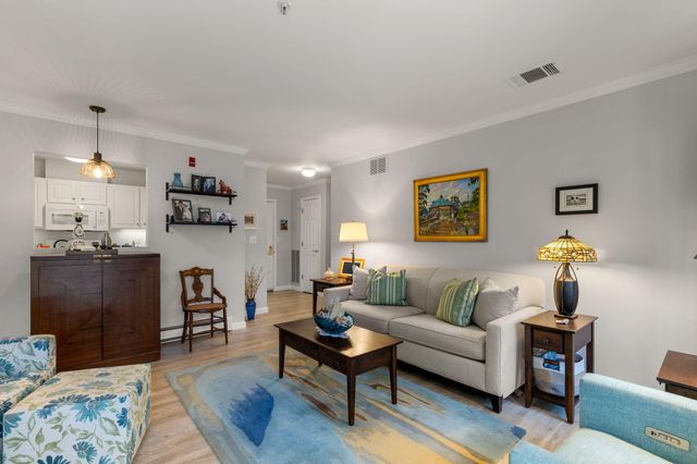 601 Route 28 APT 210, Harwich Port, MA 02646