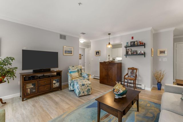 601 Route 28 APT 210, Harwich Port, MA 02646