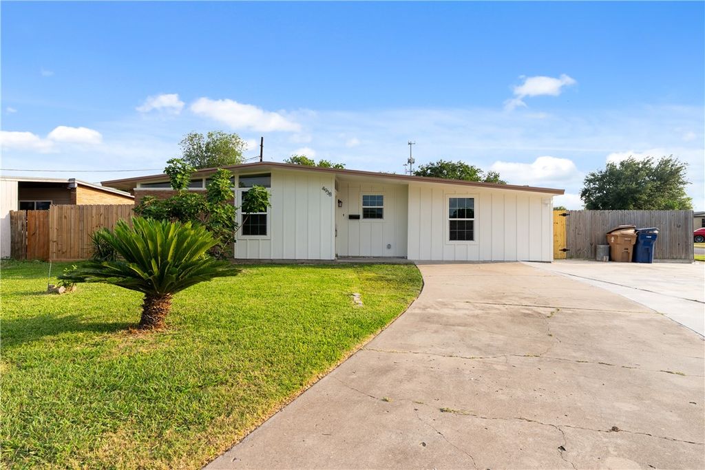 4938 Mable St, Corpus Christi, TX 78411