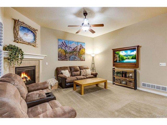 634 Del Carmen Dr, Fort Collins, CO 80524