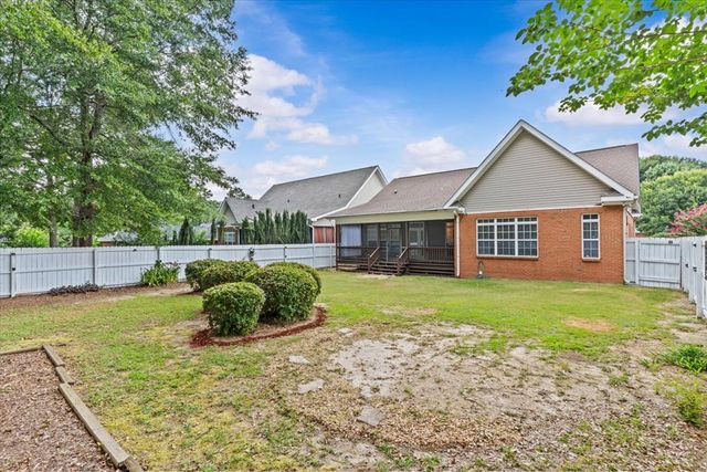 104 Petersburg Ct, Dothan, AL 36305
