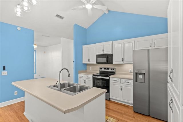 104 Petersburg Ct, Dothan, AL 36305