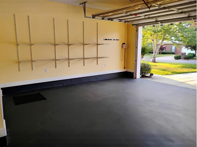 104 Petersburg Ct, Dothan, AL 36305