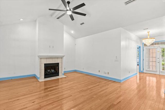 104 Petersburg Ct, Dothan, AL 36305