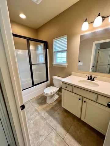 892 W Hughes Street, Fayetteville, AR 72701