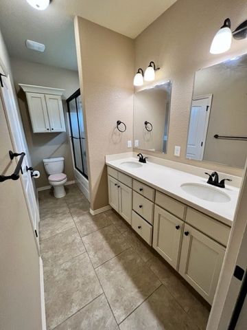 892 W Hughes Street, Fayetteville, AR 72701