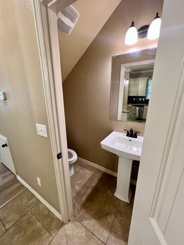 892 W Hughes Street, Fayetteville, AR 72701