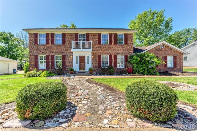 15940 Woodlet Way Court, Chesterfield, MO 63017
