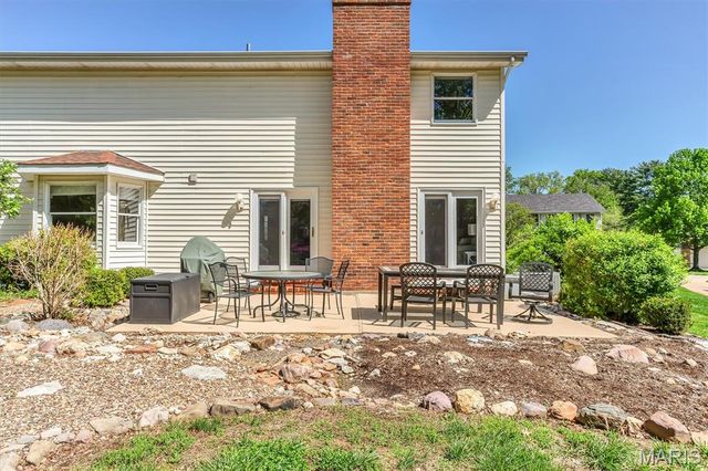 15940 Woodlet Way Court, Chesterfield, MO 63017