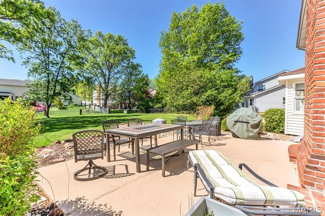 15940 Woodlet Way Court, Chesterfield, MO 63017