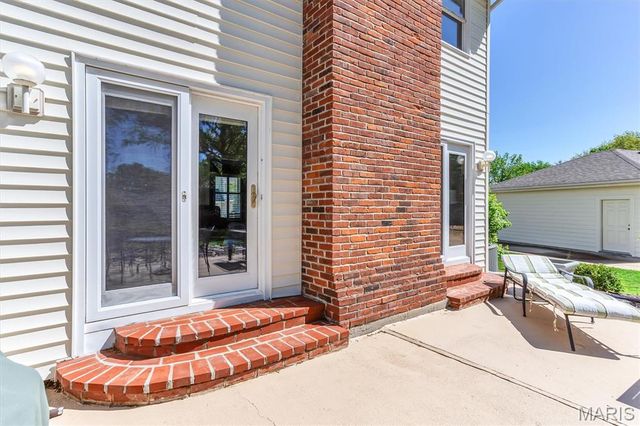 15940 Woodlet Way Court, Chesterfield, MO 63017