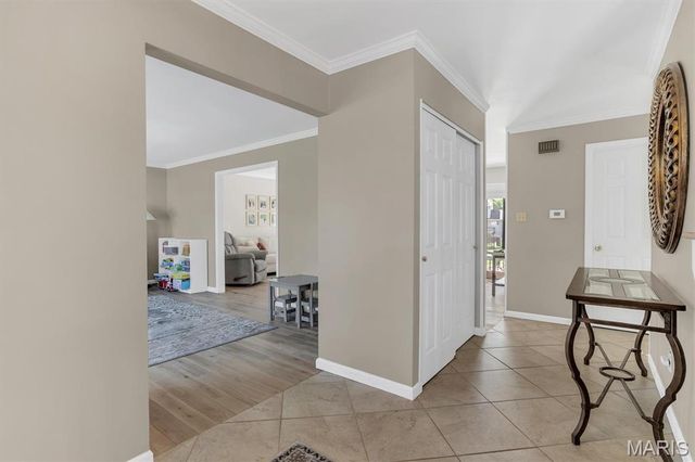 15940 Woodlet Way Court, Chesterfield, MO 63017