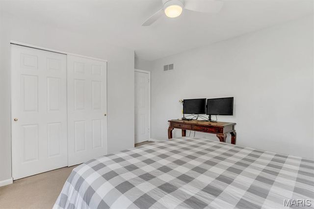 15940 Woodlet Way Court, Chesterfield, MO 63017