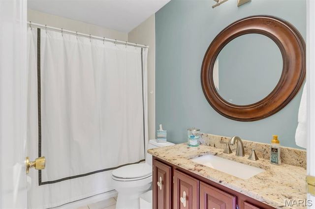 15940 Woodlet Way Court, Chesterfield, MO 63017