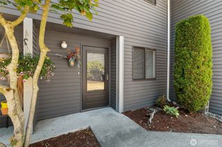 9725 Bristonwood Drive W #2B, University Place, WA 98467