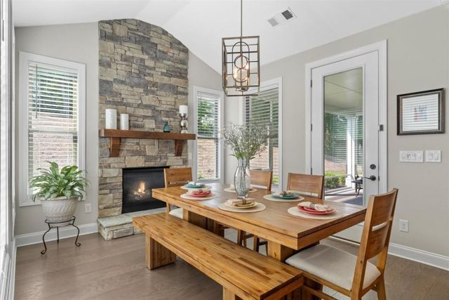 28 VANDIVER Court, Acworth, GA 30101