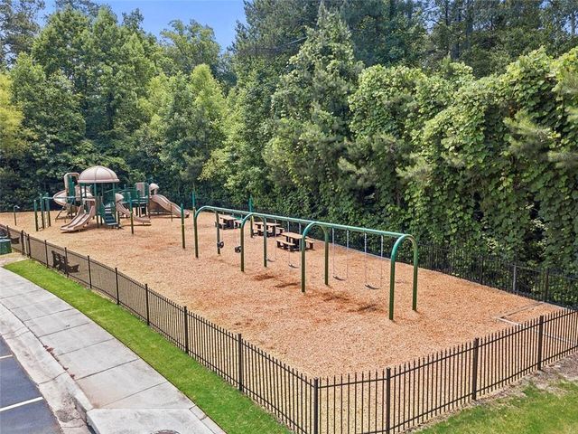 28 VANDIVER Court, Acworth, GA 30101