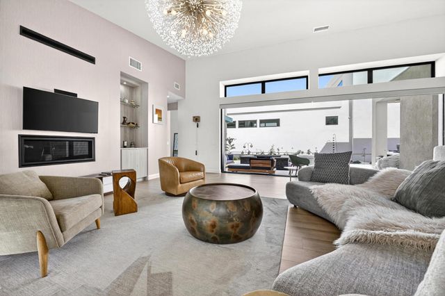 795 Obsidian Loop W, Palm Springs, CA 92264