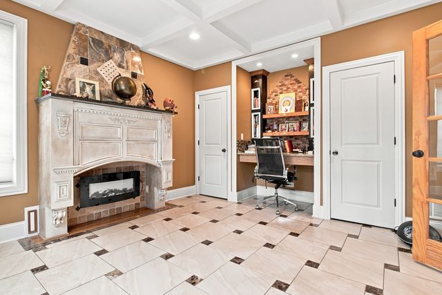 2281 Elmira Avenue, Des Plaines, IL 60018