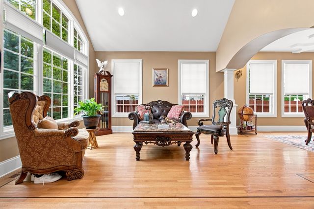 2281 Elmira Avenue, Des Plaines, IL 60018