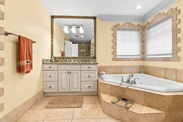 2281 Elmira Avenue, Des Plaines, IL 60018