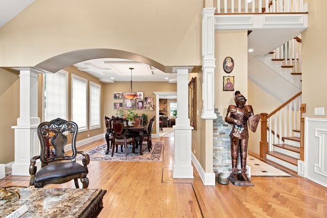 2281 Elmira Avenue, Des Plaines, IL 60018