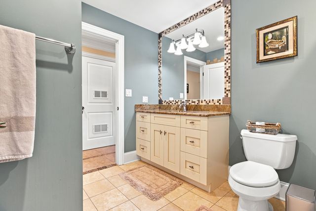2281 Elmira Avenue, Des Plaines, IL 60018