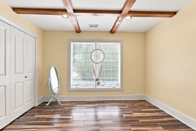 2281 Elmira Avenue, Des Plaines, IL 60018