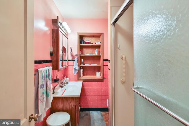 206-208 W EMAUS AVE, Allentown, PA 18103