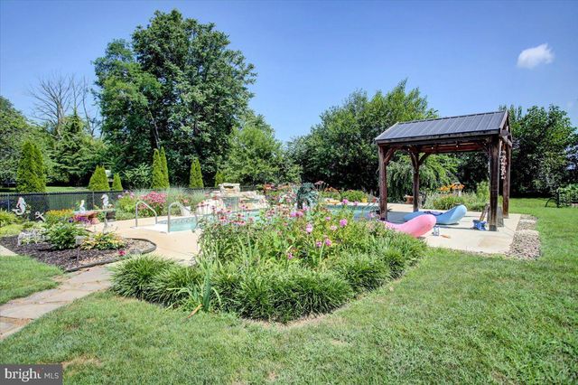 1163 KINGS CT, Greencastle, PA 17225