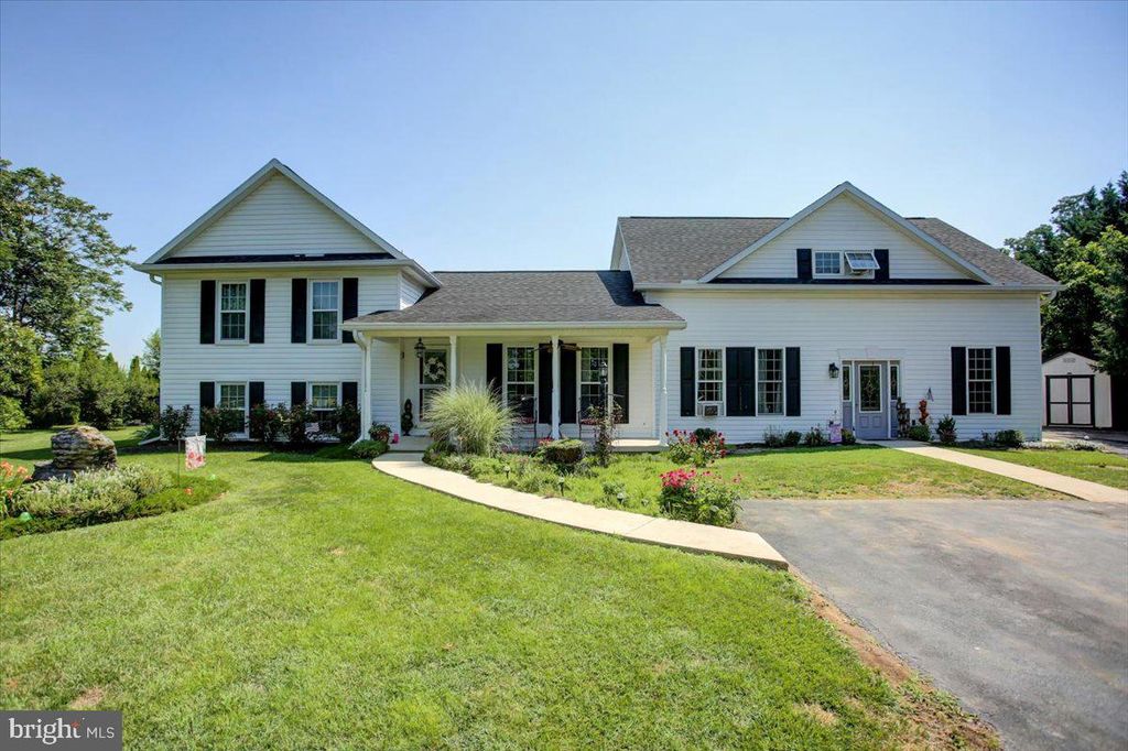 1163 KINGS CT, Greencastle, PA 17225