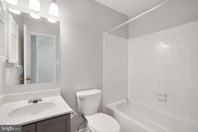 5706 LOFTHILL CT, Alexandria, VA 22303