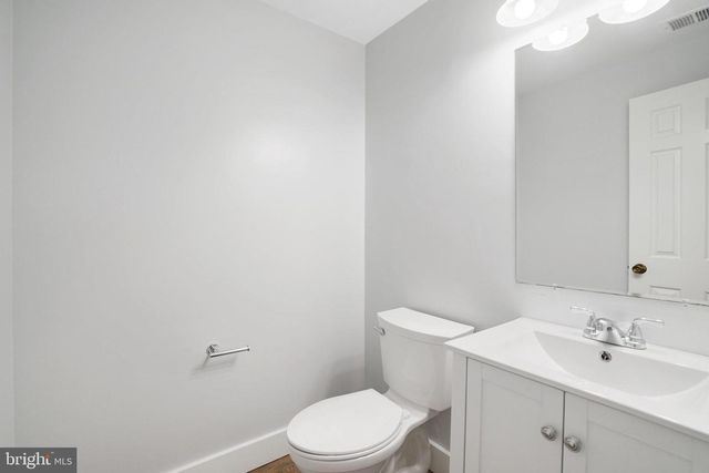 5706 LOFTHILL CT, Alexandria, VA 22303