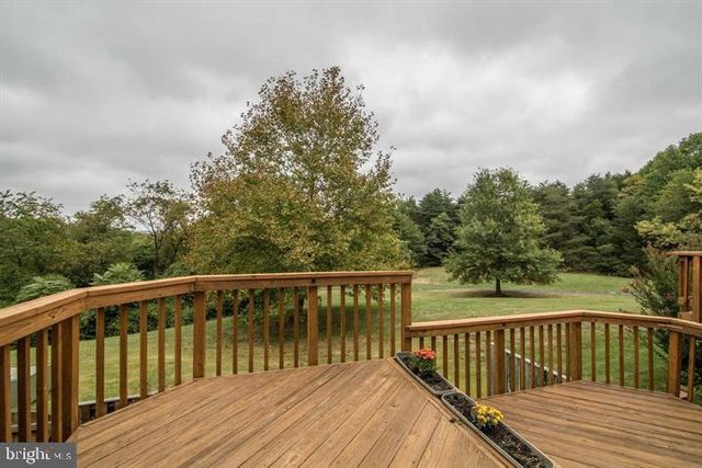 5706 LOFTHILL CT, Alexandria, VA 22303