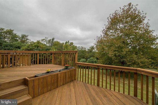 5706 LOFTHILL CT, Alexandria, VA 22303